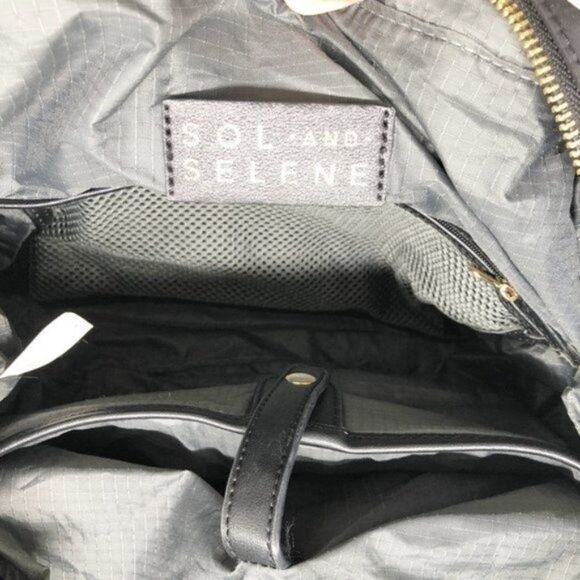 SOL AND SELENE Jet Tote Bag - Picture 7 of 8